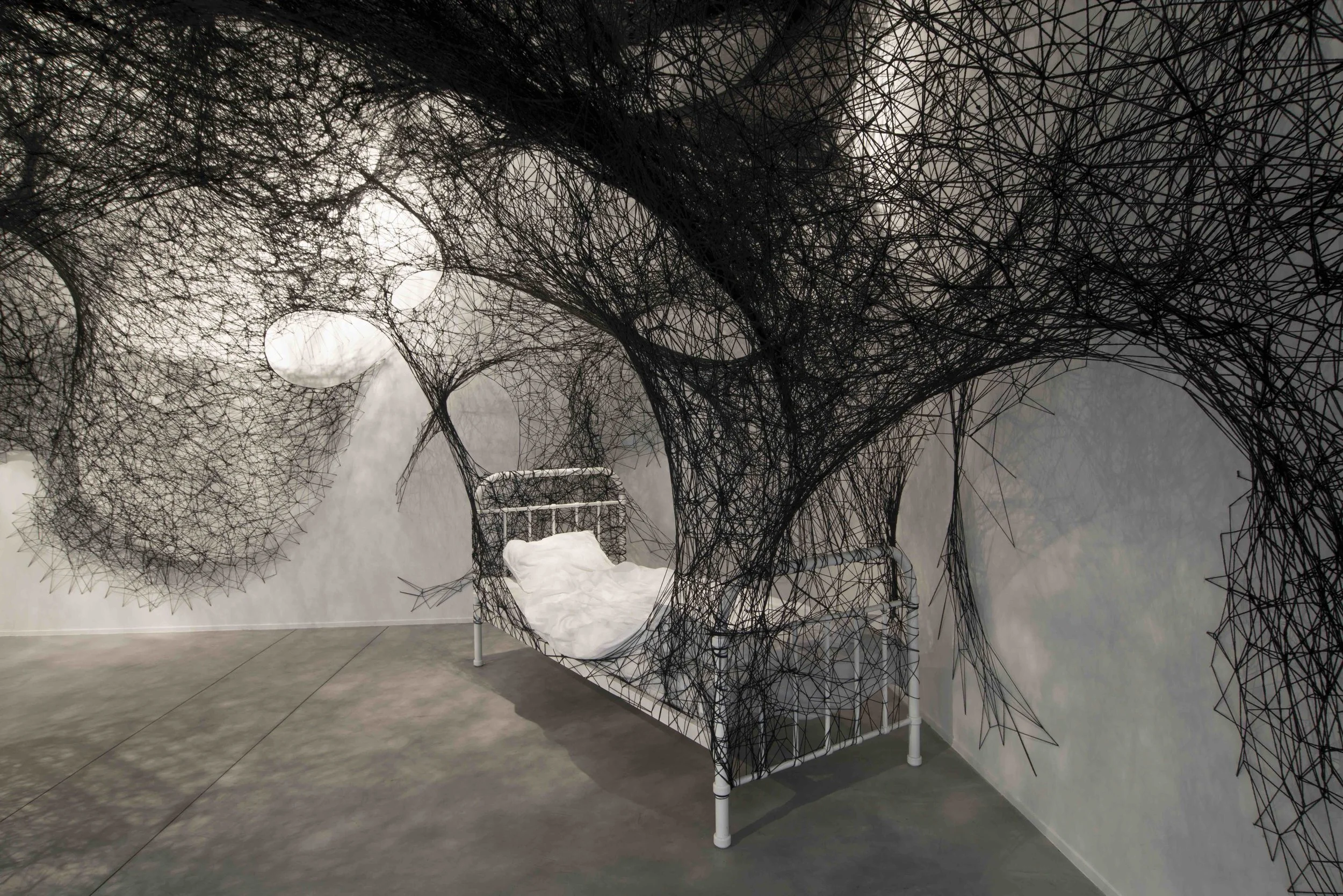 CHIHARU SHIOTA–塩田千春